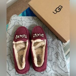 NWT UGG Swarovski Crystal Moccasins